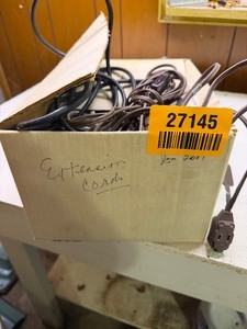 lot 27145 image: Full Box of Extension Cords