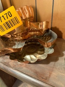 lot 27170 image: Set of Aluminum Detailed Cake Pans