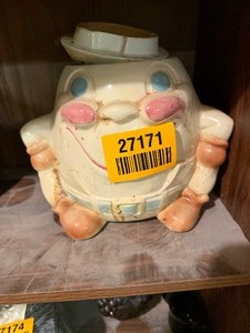 lot 27171 image: Vintage Brush McCoy Humpty Dumpty with Hat Ceramic Cookie Jar