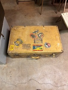lot 27292 image: Vintage Suitcase with Green Fabric Interior and Handmade Quilt