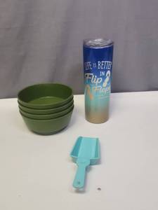 lot 118 image: 4 Vintage Green Plastic Rubbermaid Bowls (good condition), a blue plastic ice scooper and a 20oz insulated tumbler with Life is Better in Flip Flops saying in blue and tan ombre (appears unused)