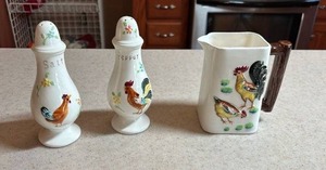 lot 112 image: Enesco Japan E2251- Rooster Pattern Salt and Pepper Shaker set (tall) a Rooster Motif Ceramic Pitcher made in Japan
