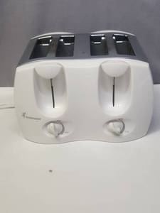 lot 123 image: Toastmaster T2050WC 4-Slice Toaster - tested, works.
