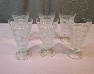 lot 137 image: Clear Glass Ribbed Parfait Glasses Set of 6