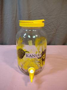 lot 138 image: Kansas Sunflower Glass Sun Tea Jar with Beverage Dispenser - there are leaves stuck in the bottom of it, would need a very good soak and clean
