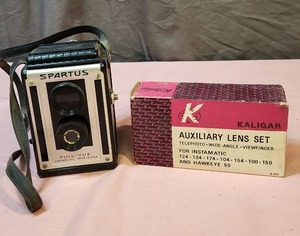 lot 214 image: Vintage Spartus Full-Vue Camera and a Kaligar Lens Set
