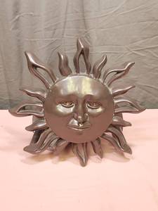 lot 402 image: Home Trends Copper-Colored Sun Garden Hose Wall Mountable Hanger - new with tag