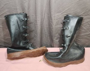 lot 407 image: LaCrosse 5-Buckle Rubber Boots Mens Size 8