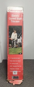 lot 433 image: Troy-Bilt TB50 Electric Curved Shaft String Trimmer - open box but appears unused and in new condition