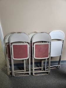 lot 436 image: Vintage Small Metal Folding Chairs Set - 4 are gray with red seats, one is white - chairs are 14.5 Wide each