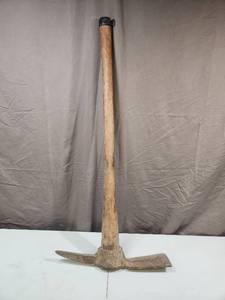 lot 459 image: Double-Sided Pick Axe