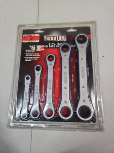 lot 470 image: Ironton 5-Piece SAE Ratcheting Box End Wrench Set - new in package