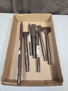 lot 486 image: Milwaukee Chisel Set - Multiple Sizes - most in very good condition, some show no signs of use, other have light wear