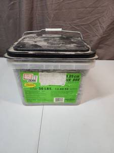 lot 511 image: Grip Rite 3.89cm Galvanized Nails - 30lb Plastic Container - completely full