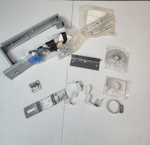 lot 527 image: Various metal mounts and brackets