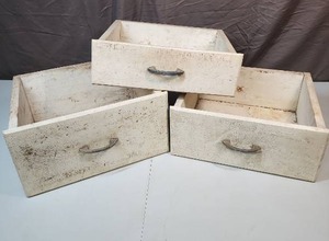 lot 530 image: 3 Vintage White Wood Drawers - could be used for tool storage or another project