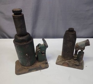 lot 614 image: Industrial Hydraulic Bottle Jacks - set of 2 - untested