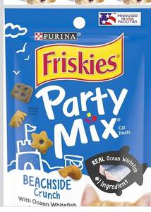 lot 9345 image: Friskies Purina Party Mix Cat Treats, Beachside Crunch with Ocean Whitefish & Flavors of Shrimp, Crab & Tuna, Cat Treats for Adult Cats, 2.1 OZ Bag (Pack of 5)