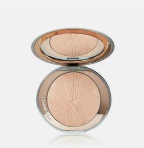lot 9442 image: Charlotte Tilbury Hollywood Superstar Glow Highlighter