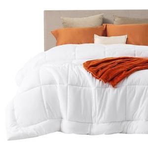 lot 9527 image: Bedsure Comforter Duvet Insert - Quilted Comforters King Size, All Season Duvet, GentleSoft Down Alternative Bedding, with 8 Tabs, Gifts for WomenMen, White, King 90 x 102 Inches