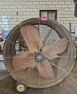 lot 2660 image: Triangle Engineering Industrial Portable Cooler Fan
