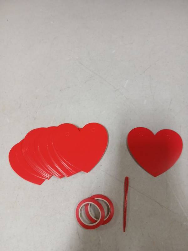 lot 28407 image: Heart Cutouts Decor