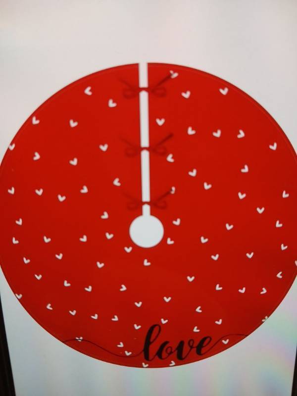 lot 28412 image: Red Love Tree Skirt
