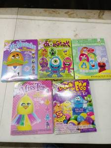 lot 8949 image: Easter Unlimited Egg Coloring Kits - 5 Pc