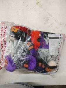lot 8958 image: Set of 2 Halloween Gnomes