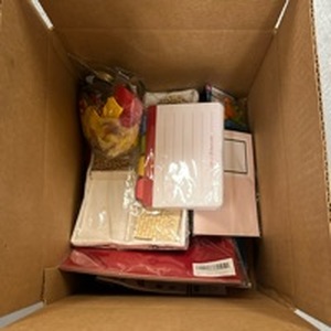 lot 4474 image: Arts and Craft Mystery Box - Retail $0