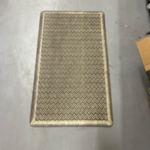 lot 4510 image: 20 x 36 12 Inch Anti Fatigue Mat - Retail $0