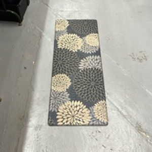 lot 4511 image: 47 x 17 Inch Anti Fatigue Mat - Retail $0