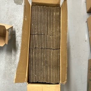 lot 4567 image: Box of 20-10�� x 7�� x 5�� cardboard boxes  - Retail $0