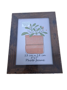 lot 31846 image: Rustic Wood Photo FrameFrame 5x7in 7 Pack