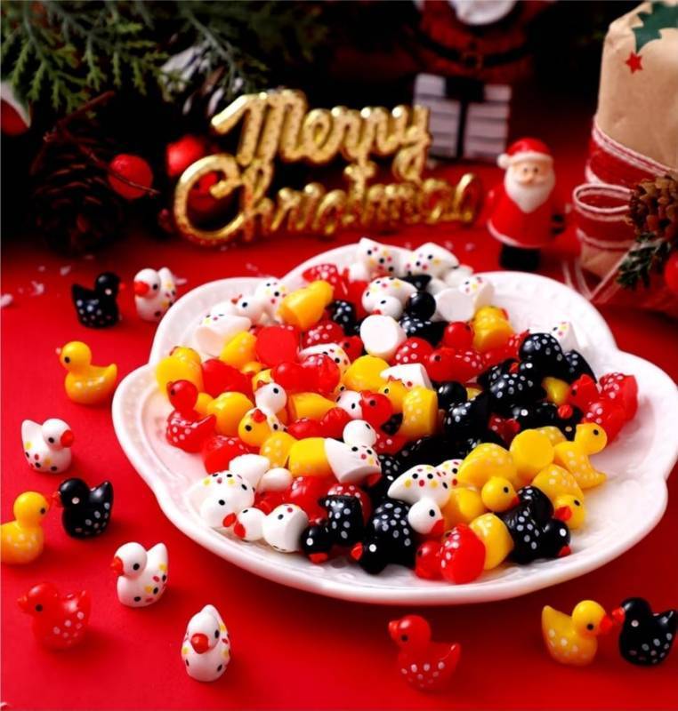 lot 23798 image: Leinuosen 100 Pcs Christmas Mini Resin Ducks Bulk Tiny Ducks Figurines Miniature Resin Animal Decoration for Potted Garden Dollhouse Cake Decoration DIY Craft Charms Xmas Halloween Party(Multicolor)