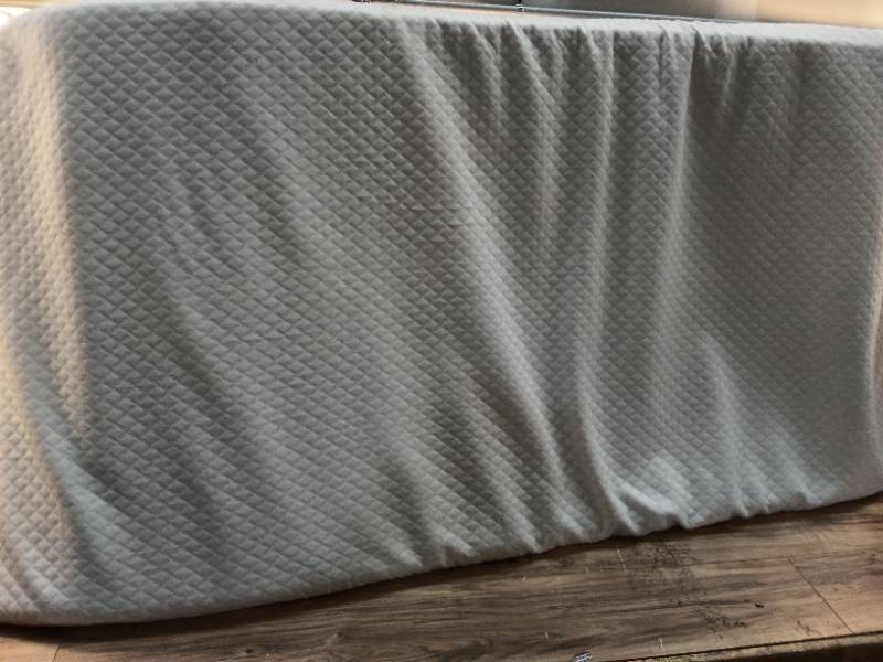 lot 21657 image: Mattress memory foam 35x 75 x 5 inch