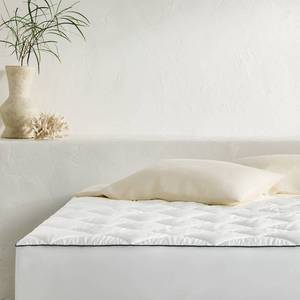 lot 796 image: Queen Premium Cooling Mattress Pad - Casaluna - Retail $55