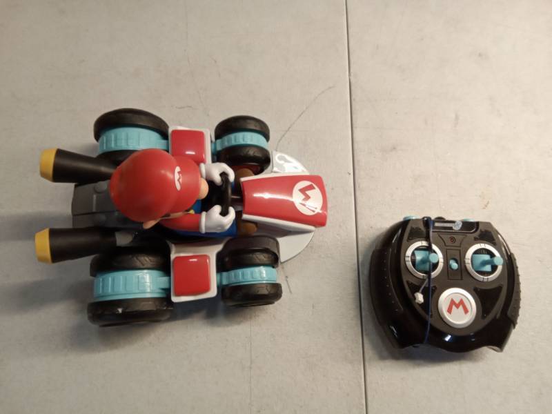 lot 8360 image: Nintendo Mario Kart Pull-Back Racer Toy