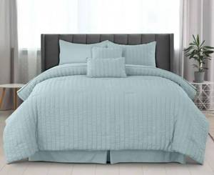 lot 4037 image: LDC Seersucker 10 PC Comforter Set King Size Aqua - Retail $55