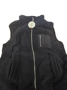 lot 991 image: Unisex Black Fleece Vest Size Medium