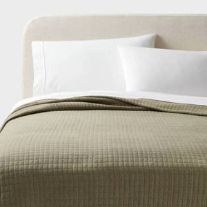 lot 1427 image: King Jersey Quilt Dark Olive Green Heather - Threshold Knitted Coverlet, Machine Washable, OEKO-TEX Certified