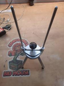 lot 15056 image: Happybuy 8-Section Commercial Easy Wedger Stainless Steel Blade Fruit Lime Slicer, Lemon Cutter 8 Wedges for Bar Restaurant
