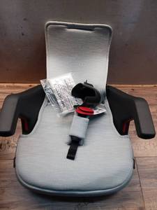 UPPAbaby Alta V2 Booster Seat - Retail: $200