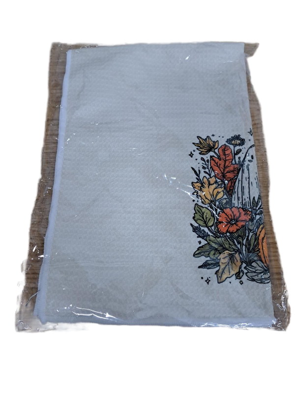 lot 31368 image: ZOFGUO Halloween Fall Ghost Kitchen Towel