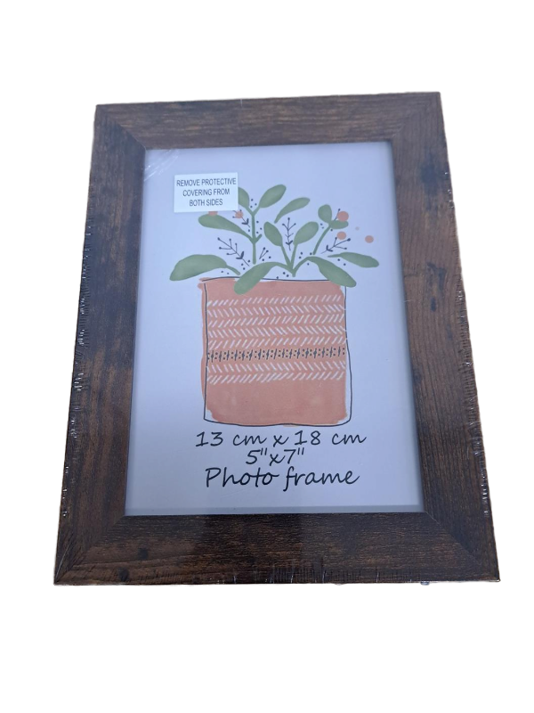 lot 31845 image: Rustic Wood Photo FrameFrame 5x7in 7 Pack