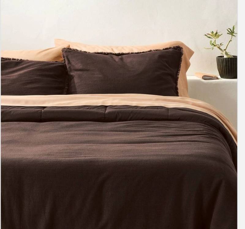 lot 16681 image: FullQueen Heavyweight Linen Blend Comforter and Sham Set Dark Fig - Casaluna - Retail $149