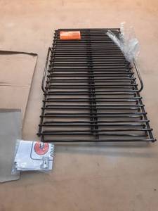 lot 15208 image: 19 in. Adjustable Porcelain Cooking Grate