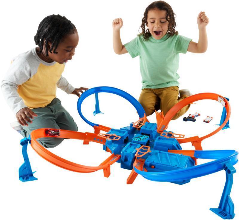 lot 4255 image: Hot Wheels Track Set with 164 Scale Toy Car, 4 Intersections for Crashing, Powered by a Motorized Booster, Criss-Cross Crash Track (Amazon Exclusive)