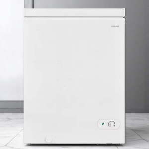 lot 8968 image: Vissani 5.0 cu. ft. Manual Defrost Chest Freezer with LED Light HMCF5W5  (Cosmetic Damage)- Retail $219