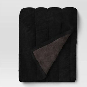 lot 16802 image: Channel Faux Fur Throw Black - Threshold -
